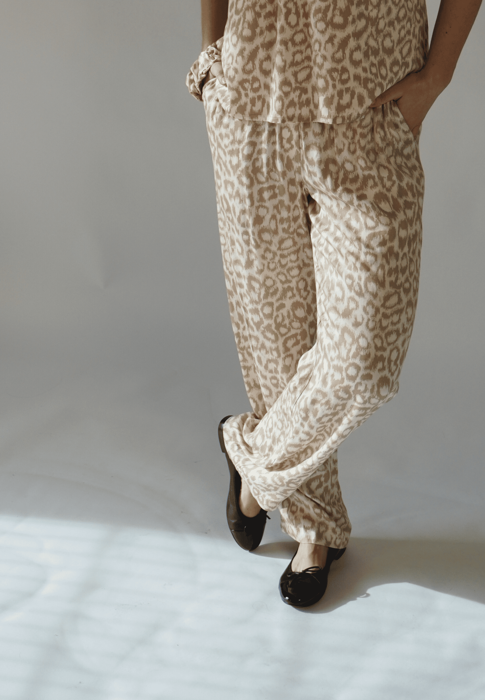 NGSeven NGS.BROOK Relaxed trousers Relaxed 13028 Birch cafe latte leopard